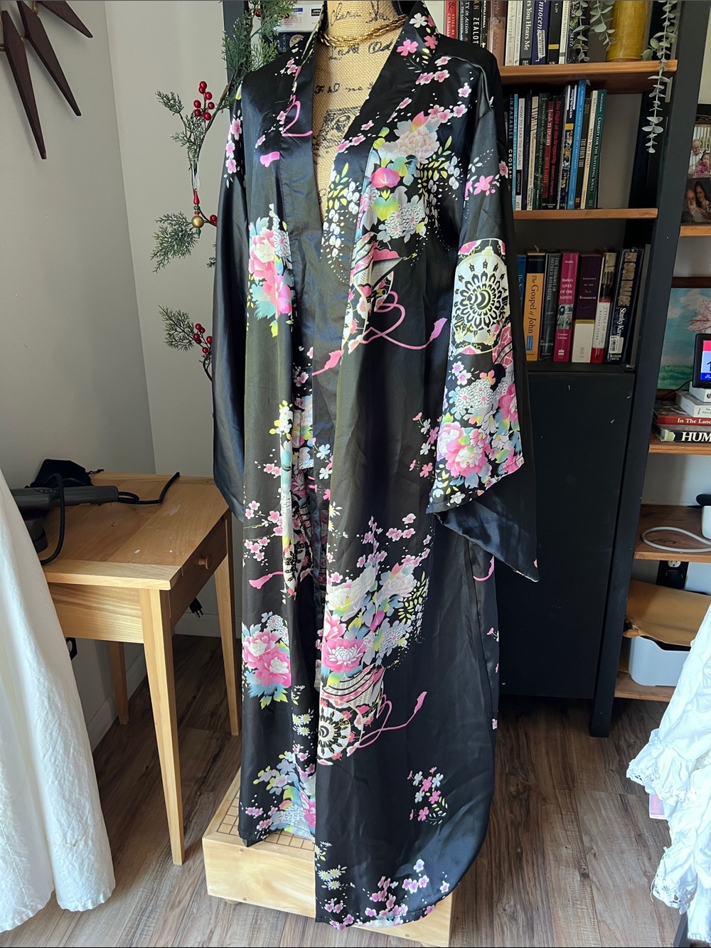 Floral Satin Kimono Robe - Black with Pink Floral Print/polyester
